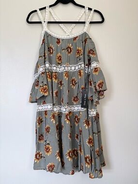 Doe & Rae Sage Green Sunflower Lace Sundress Size Small NWT